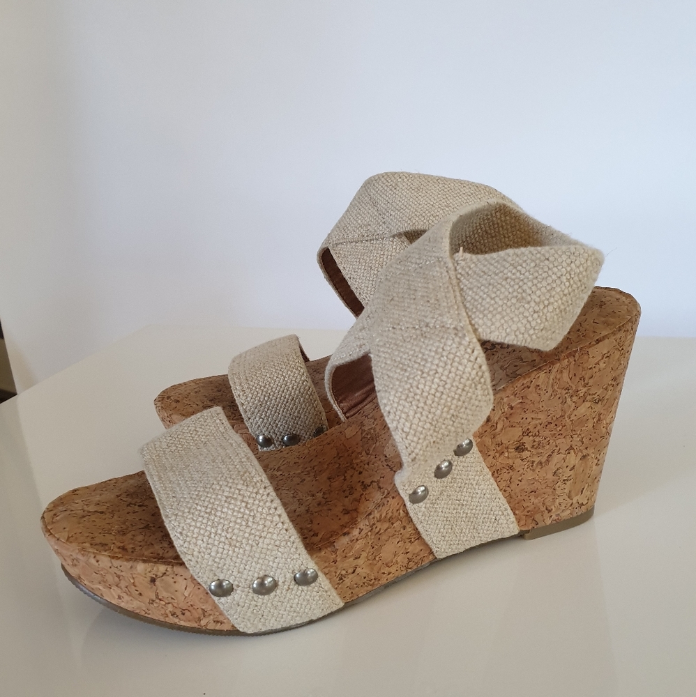 Lucky Brand  sandals